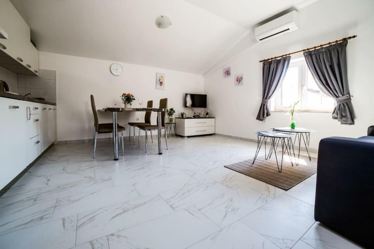 Apartment Podini Brsec Luaran gambar